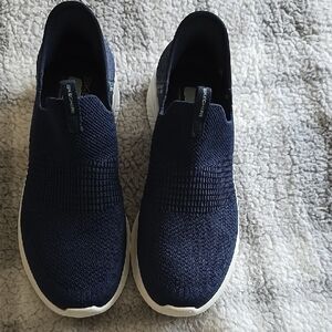 Skechers Women'ss Navy Blue Slip-On Sneakers